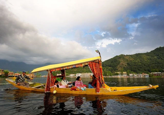Shikara Ride Dal Lake