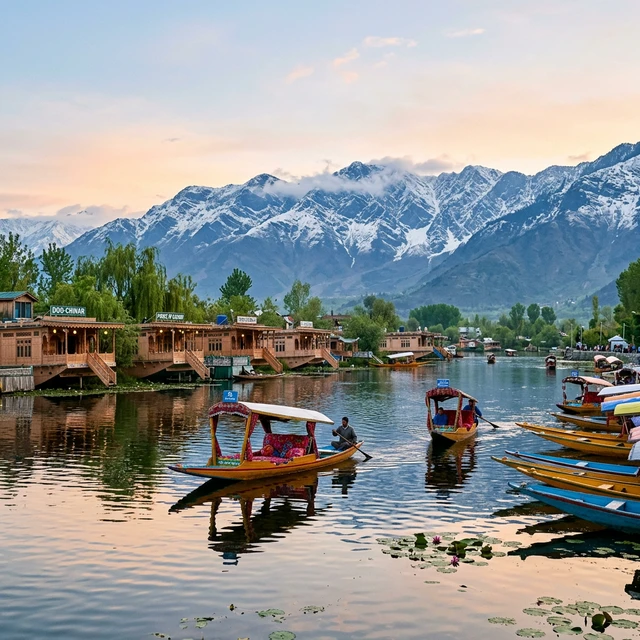 Srinagar Dal Lake Kashmir - Shikara Ride and Houseboat Stay